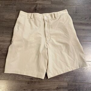 Nike Dri Fit golf shorts chino style size 34
